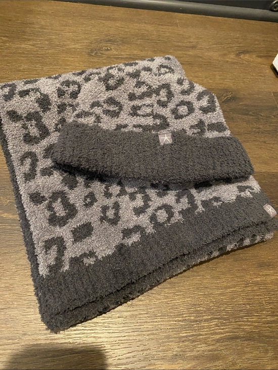 Barefoot Dreams Accessories - ‼️SCARF & HAT‼️